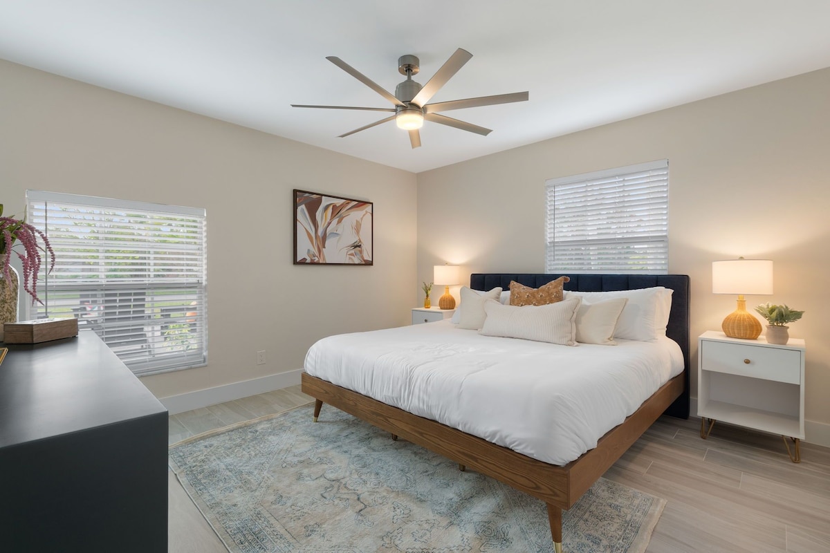 Photo 16 of Luxury 6BR Naples Retreat with private Pool. Beach, & 5th Ave Just Minutes Away!