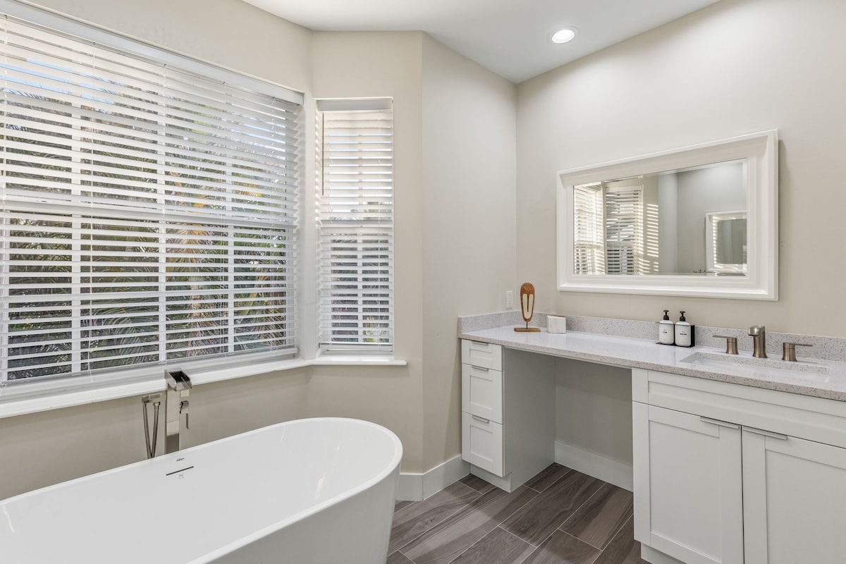 Photo 14 of Luxury 6BR Naples Retreat with private Pool. Beach, & 5th Ave Just Minutes Away!