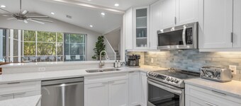 Dream vacation home just 3 minutes to Naples Beach with 3 king ensuites. 