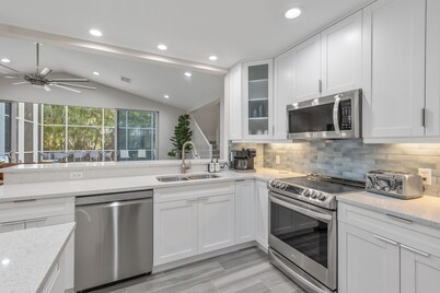 Dream vacation home just 3 minutes to Naples Beach with 3 king ensuites. 