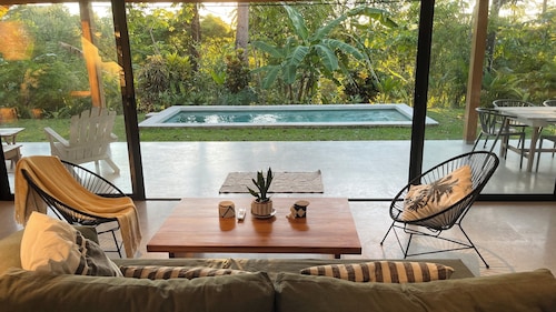 Panoramic vistas in Playa Hermosa Hills. AC, Wi-Fi!