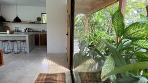 Fridge, oven, stovetop, coffee/tea maker