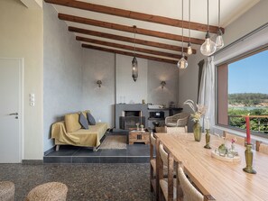 Casa, 5 habitaciones, balcón, vista a la ciudad | Sala de estar