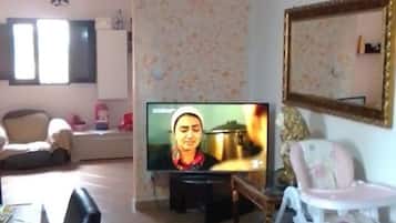 Apartment, 1 Bedroom, Smoking, Garden View | Lounge