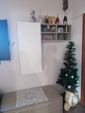 Appartement, 1 chambre, fumeur, vue jardin | Bar lounge