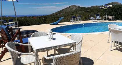 Uva & Stelle Maison Detached Villa in the Hills of Sperlonga