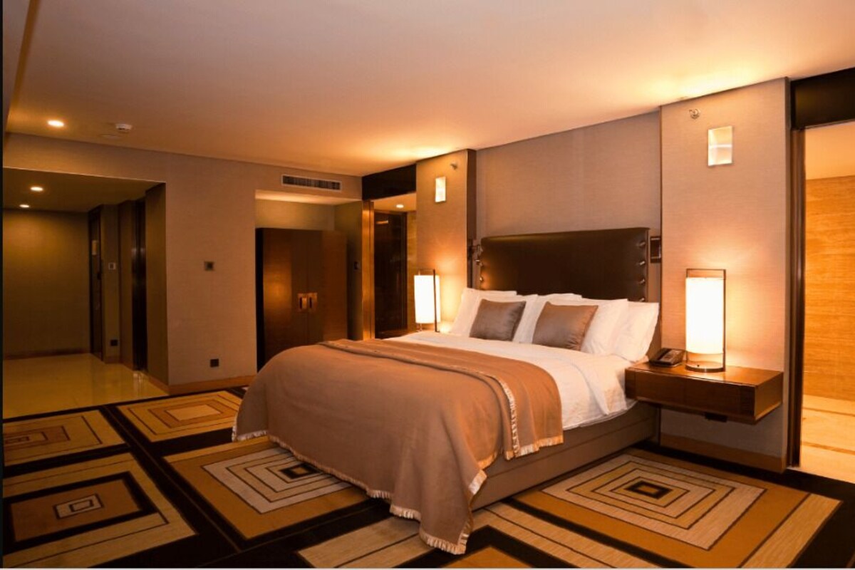 Comfort Room (EL G) | 2 bedrooms, hypo-allergenic bedding, down duvets, pillow-top beds