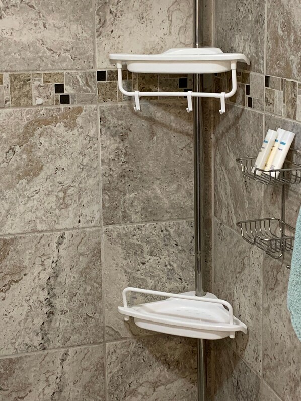 Bathroom - Cozy Stay in Kc Area (Overland Park)