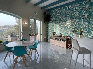 Habitación, 1 habitación, terraza, vistas al jardín | Interior