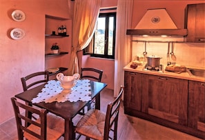 House, Multiple Bedrooms, Accessible, Smoking | Interior