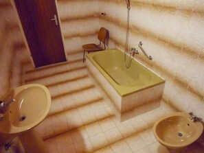 公寓, 2 間臥室, 吸煙房, 露台 | 浴室