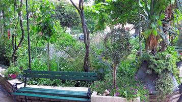 Apartment, 2 Bedrooms, Smoking, Balcony | Property grounds