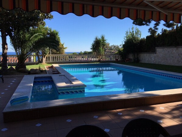Una piscina techada