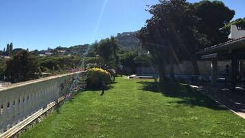 Apartment, 2 Schlafzimmer, Raucher | Unterkunftsgelände