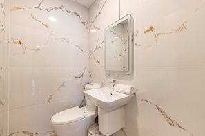 Bathroom - Luxurious And Stylish 1br With Amazing City Views (Dubai)