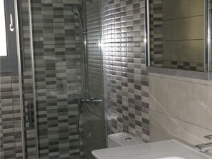 Maison, 3 chambres, fumeurs, balcon | Salle de bain