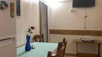 Apartment, 2 Schlafzimmer, Raucher, Balkon | Speisen