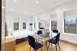 Premium One-Bedroom with Sofa Bed | Bettwäsche aus ägyptischer Baumwolle, hochwertige Bettwaren