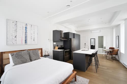 Business Studio Suite (204) | Egyptian cotton sheets, premium bedding, memory-foam beds