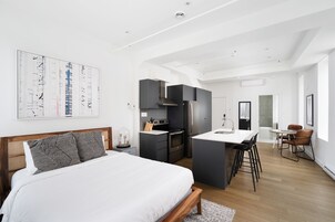 Business Studio Suite (204)