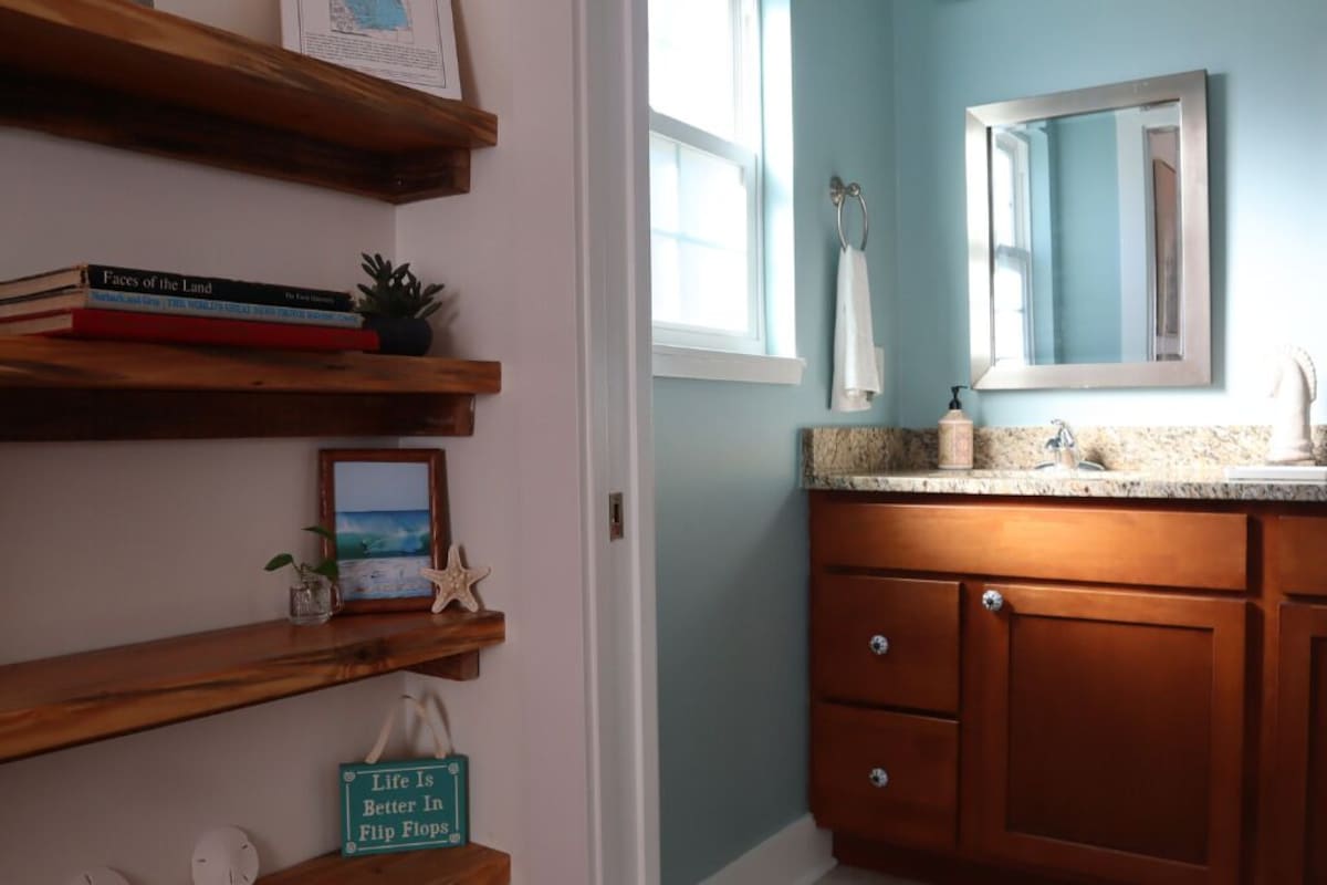 Photo 3 of Great Location! Free Parking + Pet Friendly!