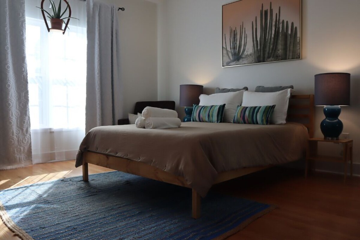 Photo 2 of Great Location! Free Parking + Pet Friendly!