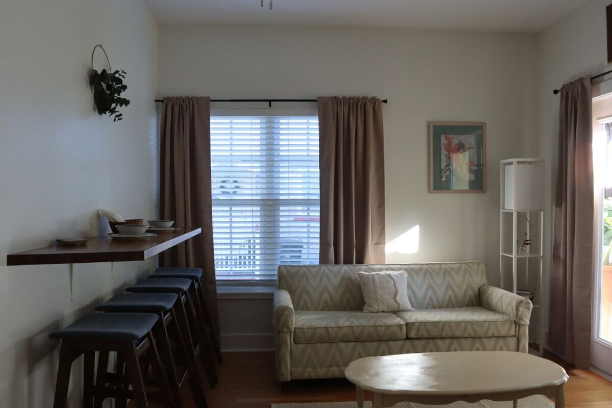 Photo 4 of Great Location! Free Parking + Pet Friendly!