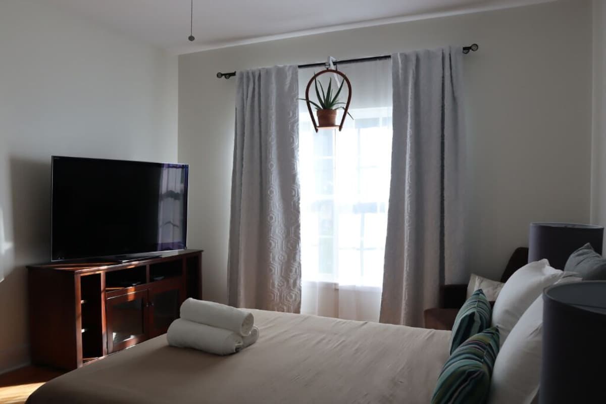 Photo 8 of Great Location! Free Parking + Pet Friendly!