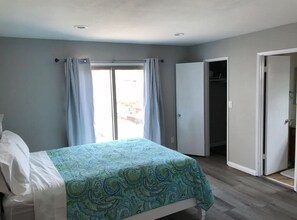 2 bedrooms, free WiFi, bed sheets - Del Mar Cozy Beach View Home (Del Mar)