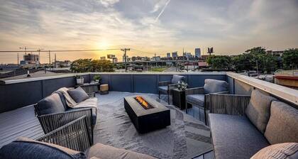 Gorgeous Home w/ Rooftop Terrace Min from Music Row