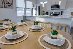 Dining - Gorgeous Home w/ Rooftop Terrace Min from Music Row (Nashville)