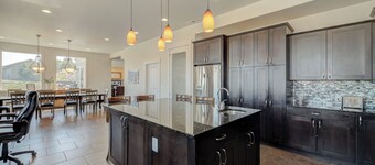 Luxury Home with Epic Views - Game Rooms, Gym, Near Leavenworth &
Lake Chelan