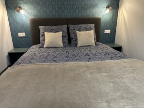 1 chambre, bureau, fer et planche à repasser, Wi-Fi gratuit