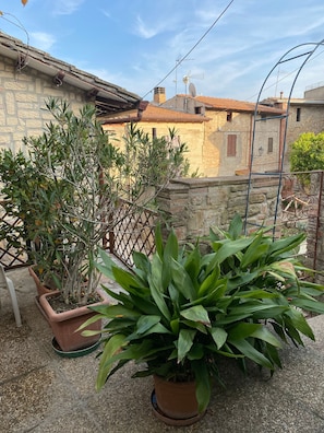 House, 2 Bedrooms, Smoking, Balcony | Property grounds - Etruscan Residence Perugia (Perugia)