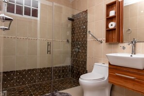 House, 4 Bedrooms, Accessible, Smoking | Bathroom - Beautiful Villa With Pool (Santo Domingo Este)