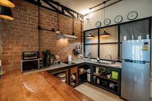 Private kitchen - Luxury Industrial Flat 5 Mins From Nimman (Chiang Mai)