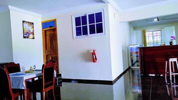 Room, Multiple Bedrooms, Accessible, Smoking | Dining