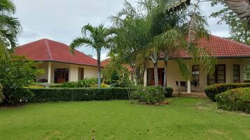 Bungalow, 2 Bedrooms, Accessible, Smoking | Exterior