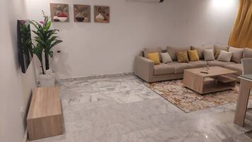 Apartment, 3 Bedrooms, Balcony | Living area