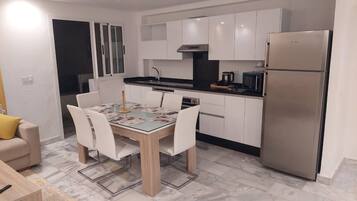 Apartment, 3 Bedrooms, Balcony | Interior