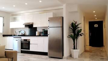 Apartment, 3 Bedrooms, Balcony | Interior