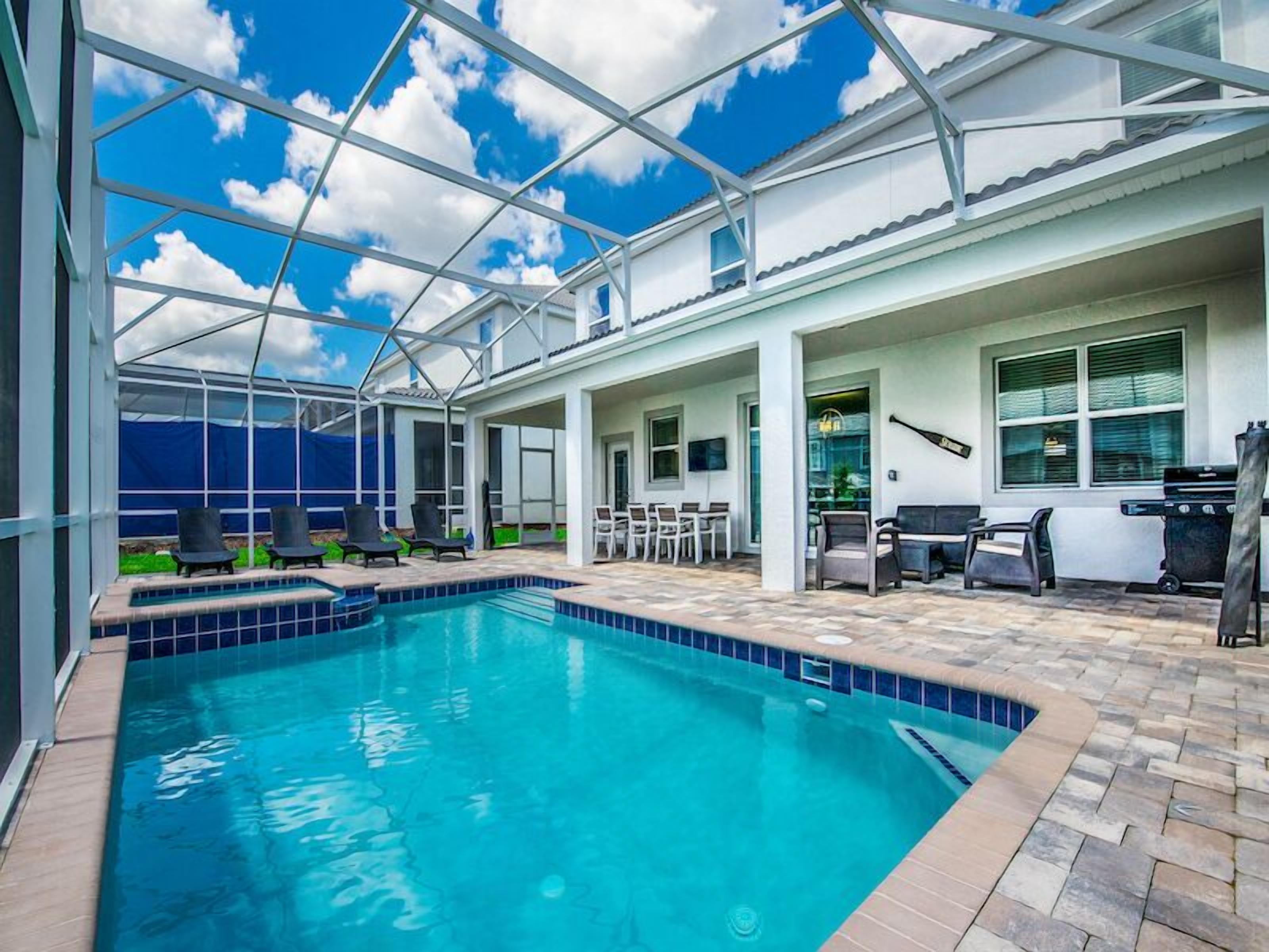 9092HS-🥇Gorgeous 9 bed/ 5 bath-Private Pool & SPA