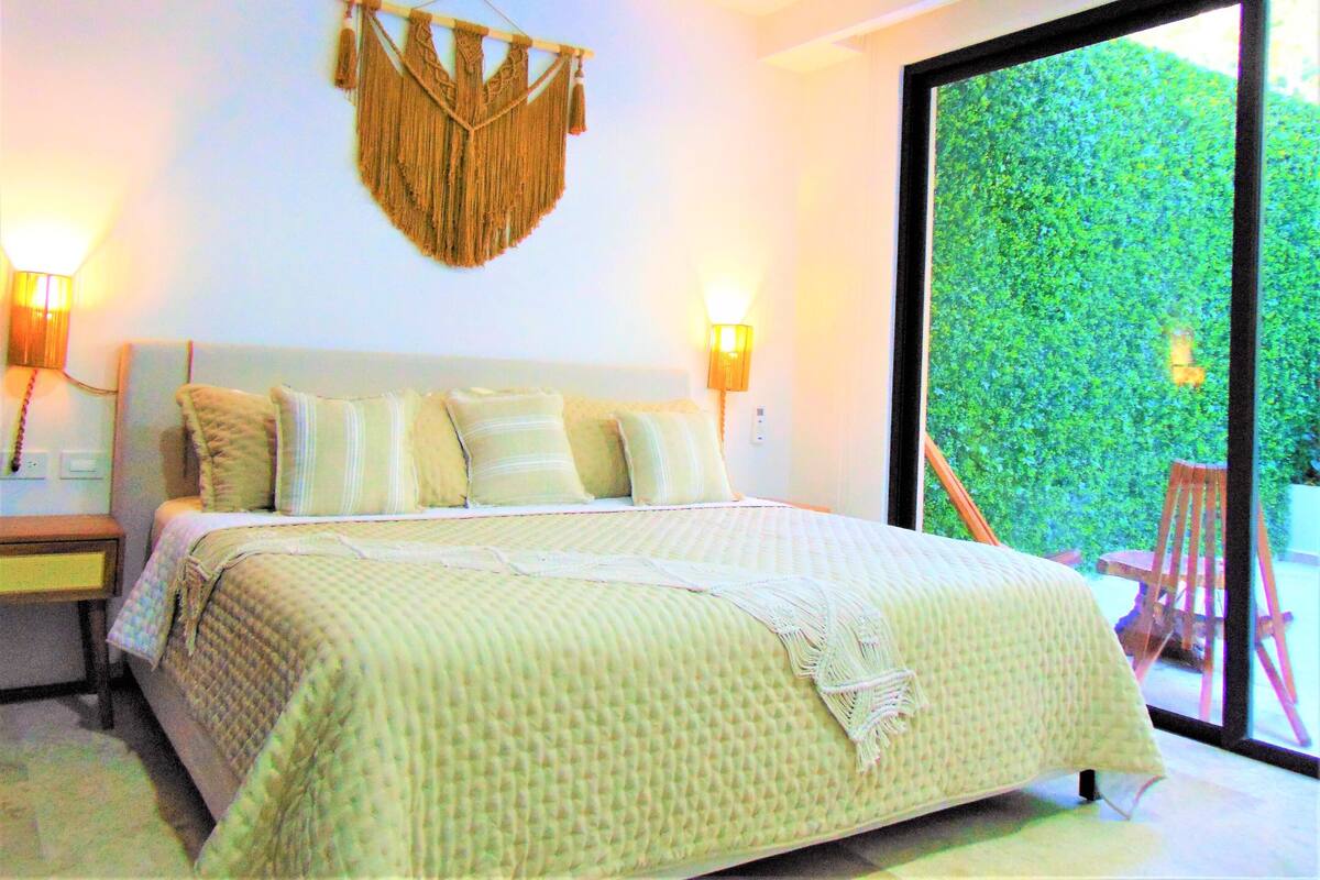 Suite Studio Deluxe | 1 chambre, coffres-forts dans les chambres, rideaux occultants