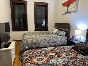 3 bedrooms, WiFi, bed sheets - A Gem in Brooklyn - Perfect for Families and large groups (Brooklyn)