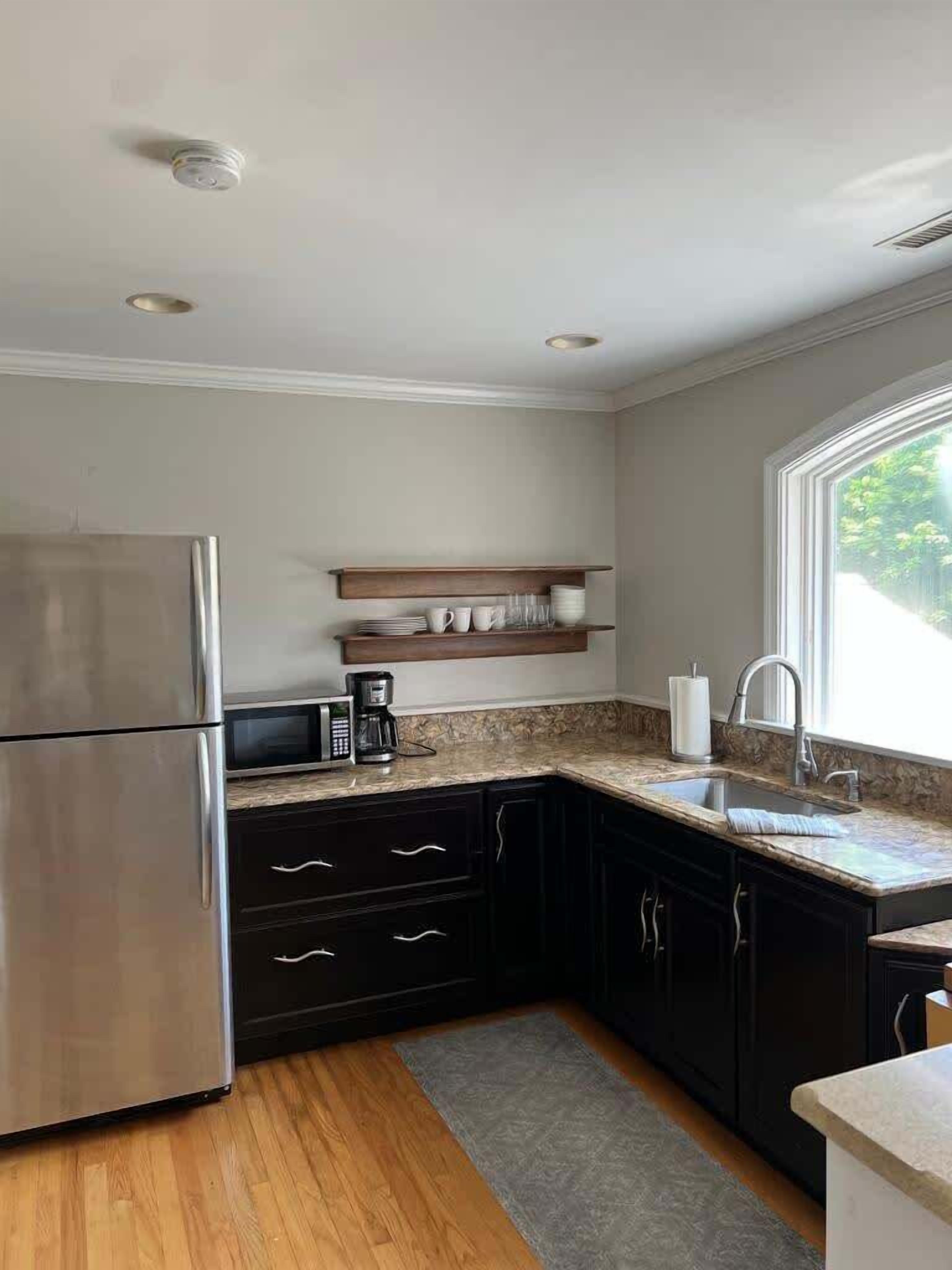 Refrigerador, microondas, horno, placa de cocina