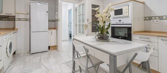 The Apothecary's Parador