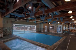 Piscina coperta, piscina all'aperto