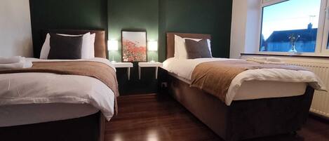 3 bedrooms, WiFi, bed sheets