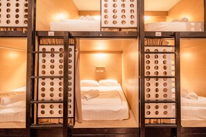 Hypo-allergenic bedding, individually decorated, desk, laptop workspace - The Dorm Hostel (Phuket)