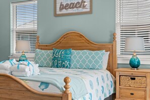 4 bedrooms, iron/ironing board, WiFi, bed sheets - Private Pool, Ocean views, Gorgeous Beach House (Panama City Beach)